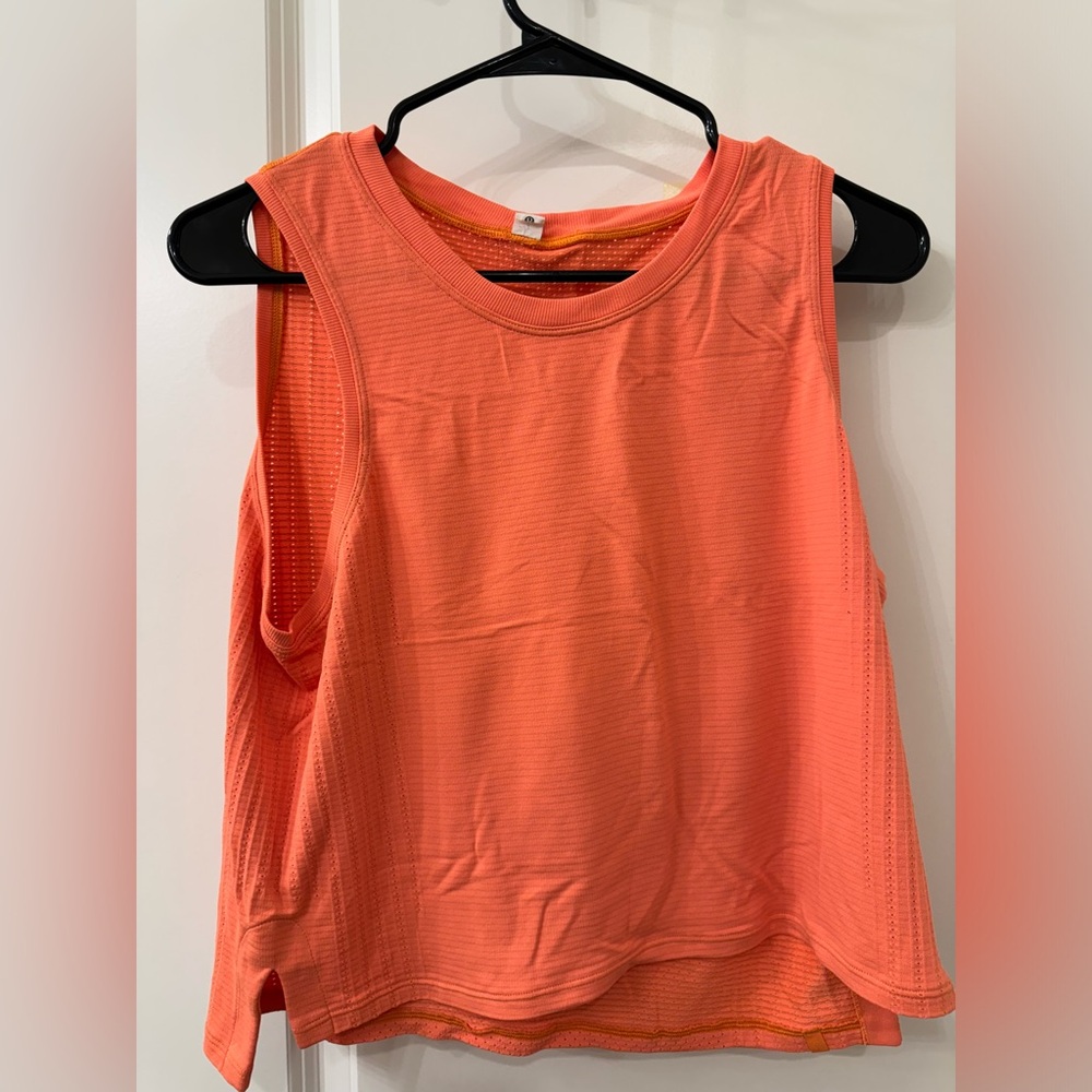 Lululemon train to be tank